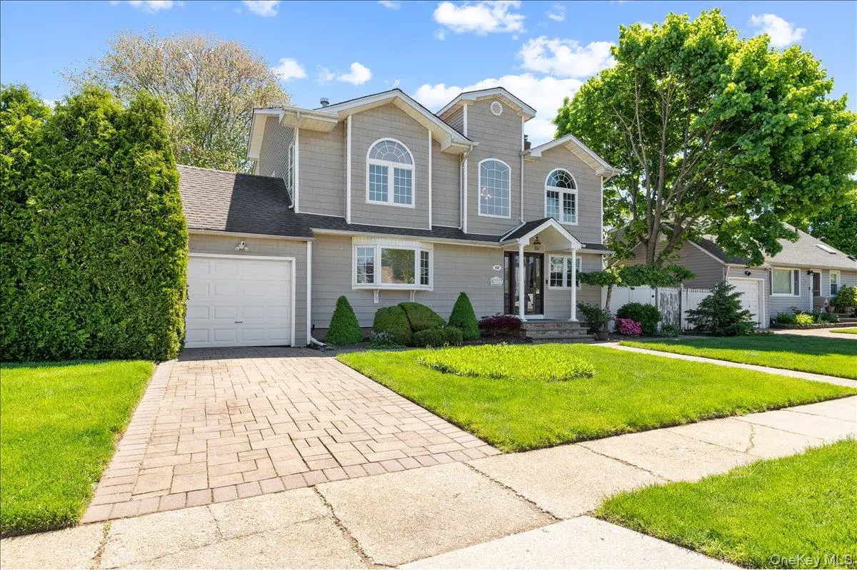 157 Manor Street, Plainview, NY 11803 - #1