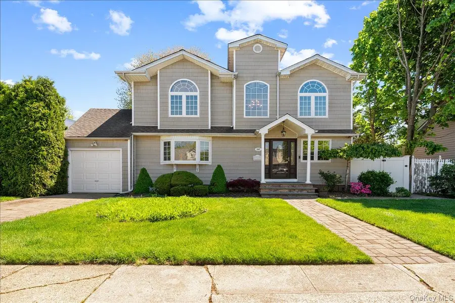 157 Manor Street, Plainview, NY 11803 - #2