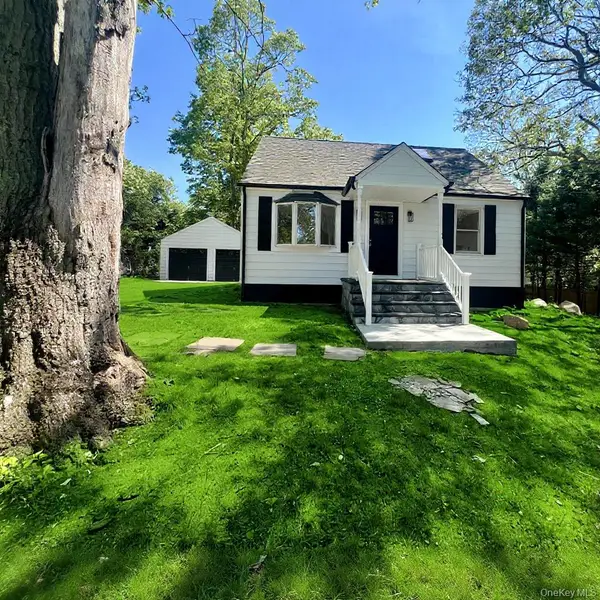 100 Maple Lane, Medford, NY 11763