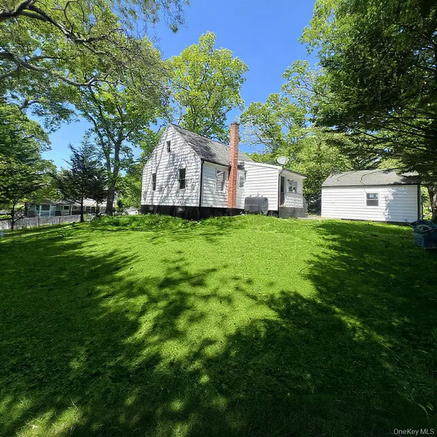 100 Maple Lane, Medford, NY 11763 - #3