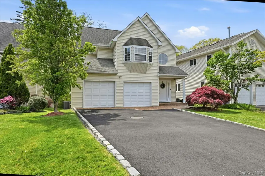 9 Oxford Court, Wheatley Heights, NY 11798 - #2