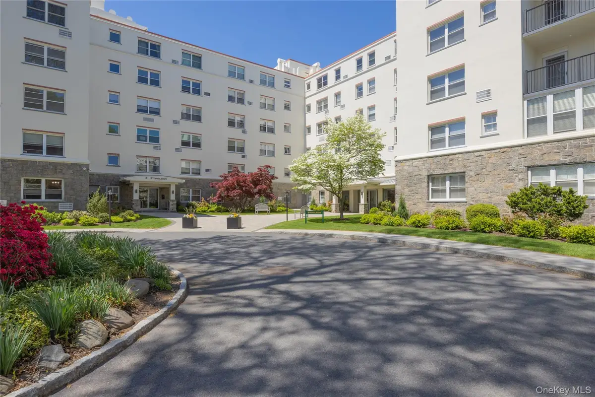 1 Stoneleigh #5M, Bronxville, NY 10708 - #1