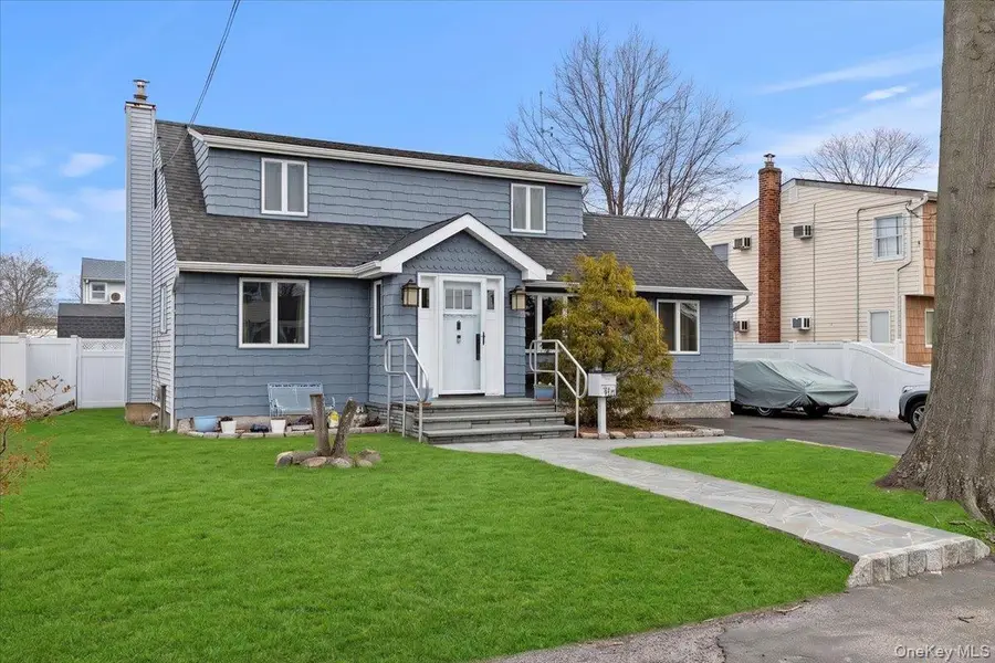 476 37th Street, Lindenhurst, NY 11757 - #2