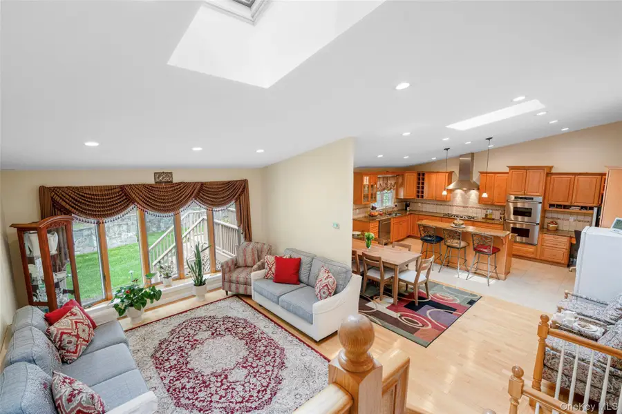 5 Oakridge Road, White Plains, NY 10607 - #2
