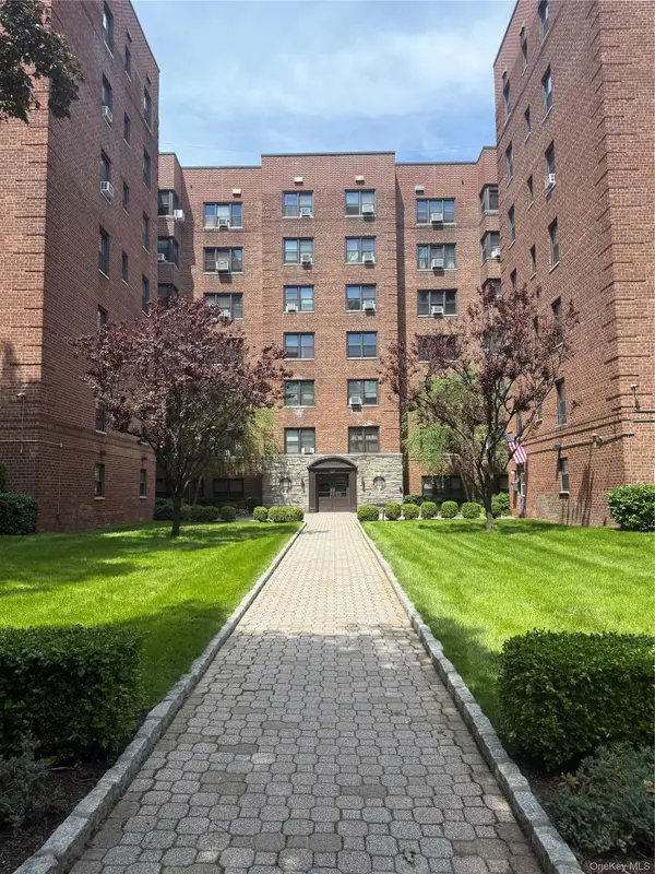 505 E Lincoln Avenue #302, Mount Vernon, NY 10552