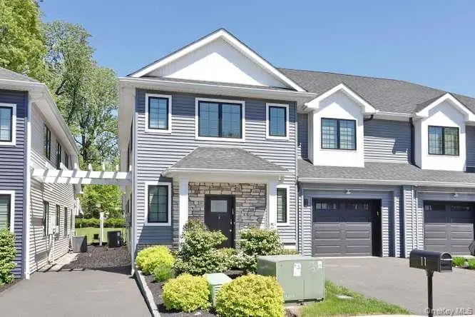 11 Silverwood Circle, Suffern, NY 10901 - #1