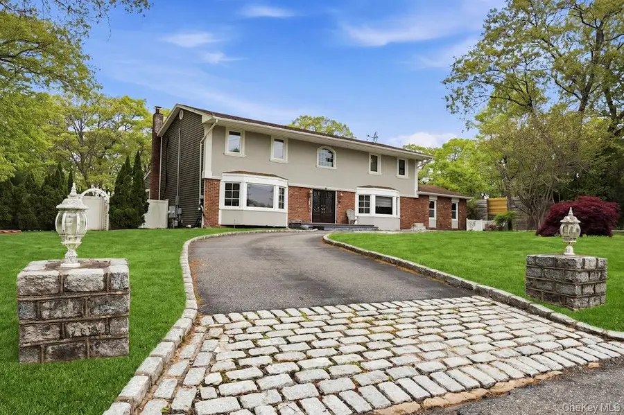 1 Whispering Court, Dix Hills, NY 11746 - #2