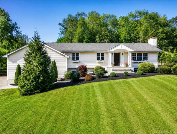 7 Anna D Court, Hopewell Junction, NY 12533