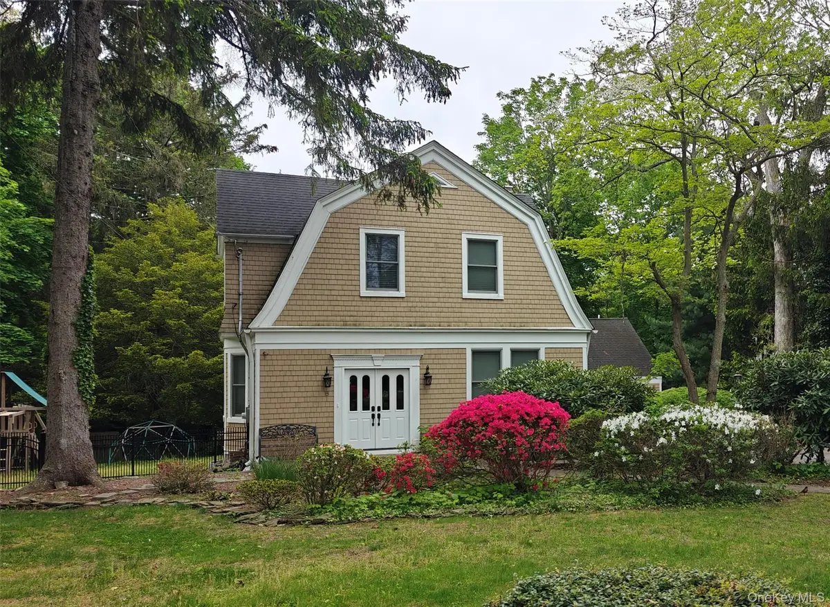 8 Wells Lane, Stony Brook, NY 11790 - #1