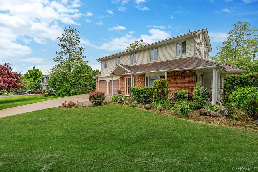 28 Manchester Boulevard, Wheatley Heights, NY 11798 - #3