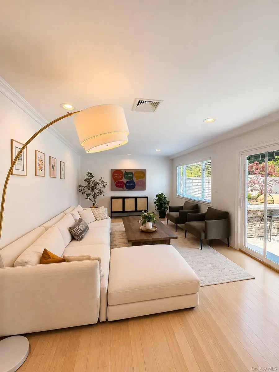 4 Sagamore Way S, Jericho, NY 11753 - #2