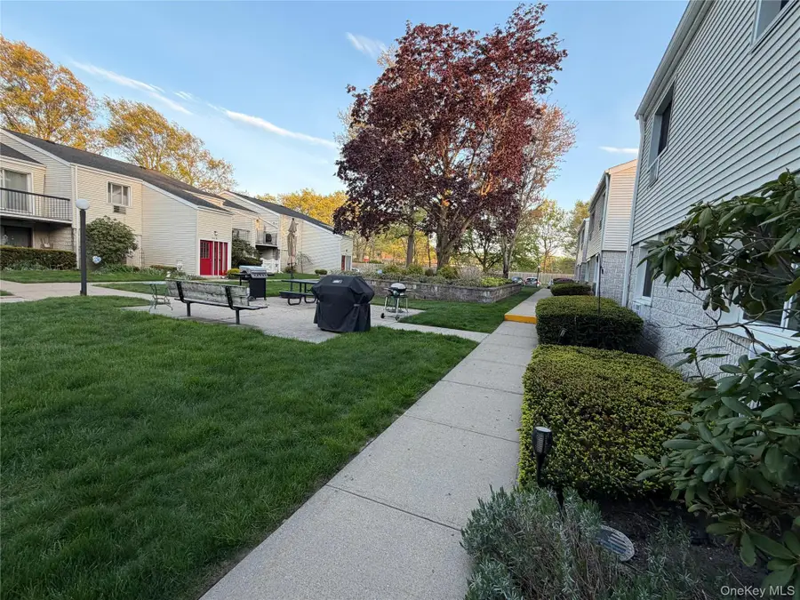 42 Richmond Boulevard #1B, Ronkonkoma, NY 11779 - #3