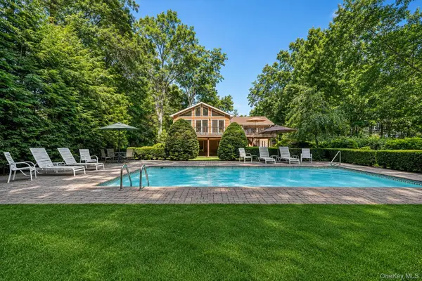 6 Sterling Forest Lane, Suffern, NY 10901