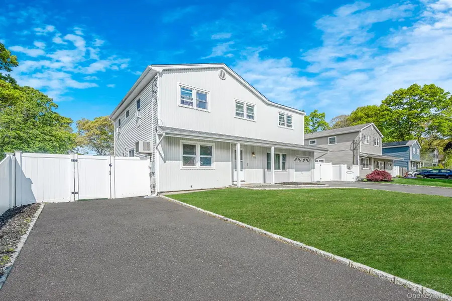 1532 Gogel Street, Holbrook, NY 11741 - #3