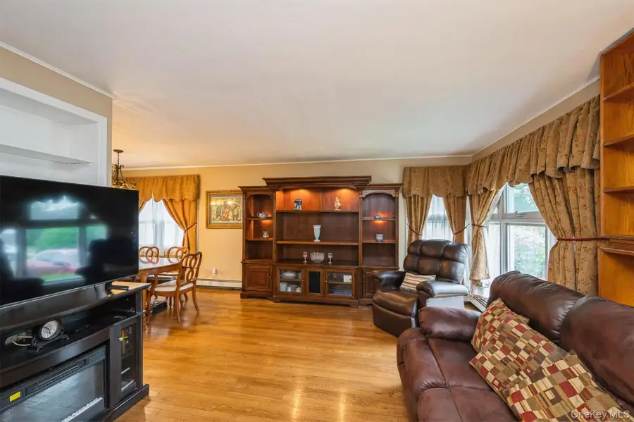 361 Spruce Lane, East Meadow, NY 11554 - #3