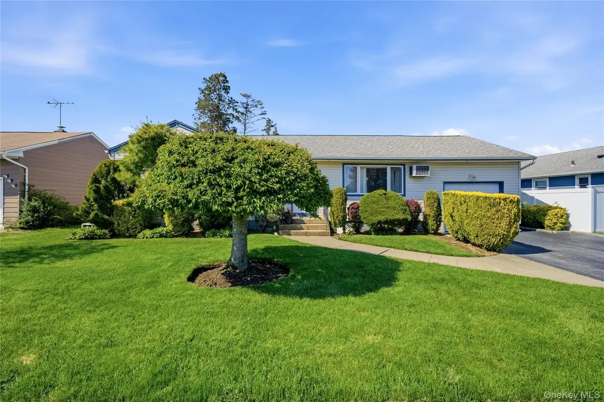 3 Lenore Avenue, Hicksville, NY 11801 - #1