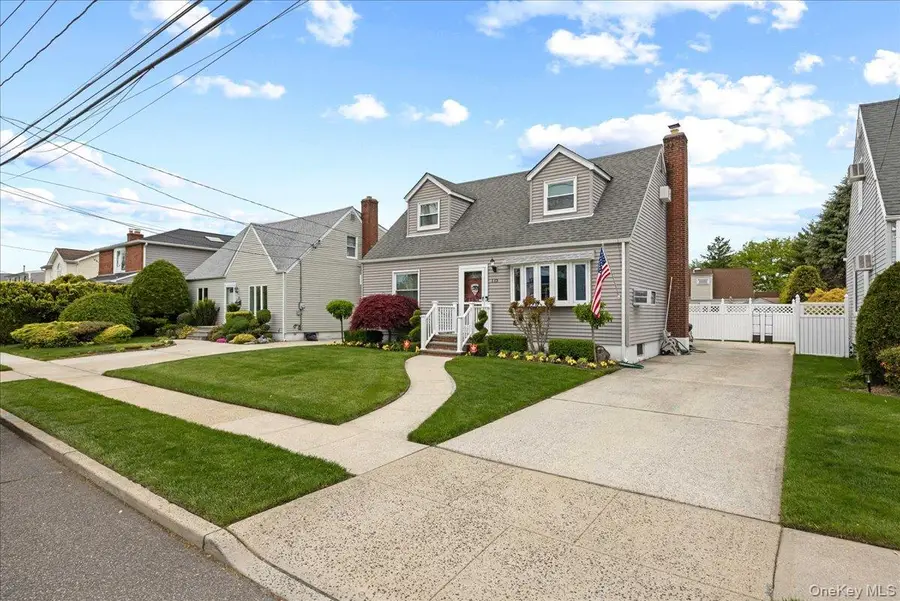 113 6th Street, New Hyde Park, NY 11040 - #2