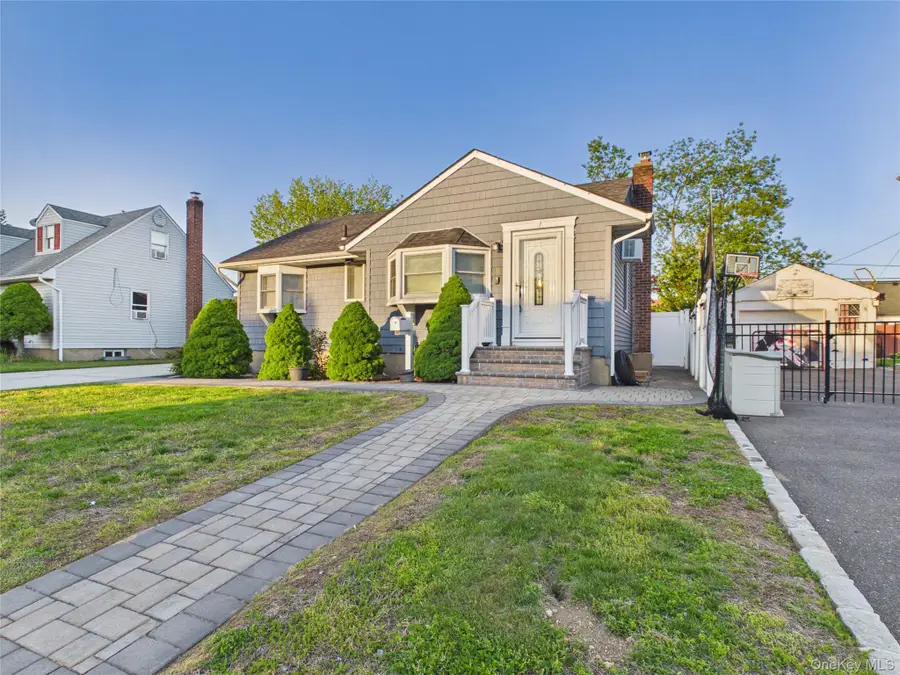9 Ferndale Drive, Hicksville, NY 11801 - #2