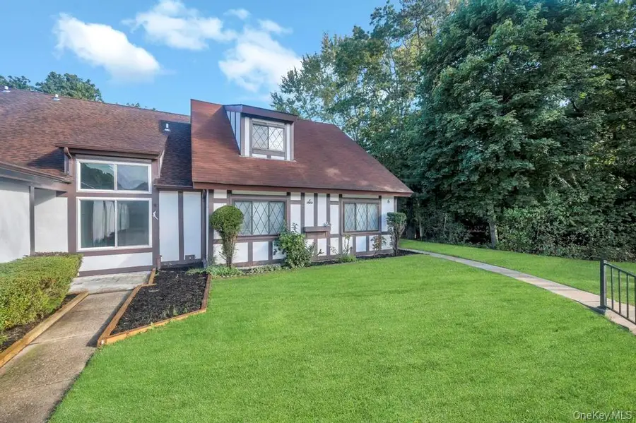 6 Amesworth Court, Middle Island, NY 11953 - #2