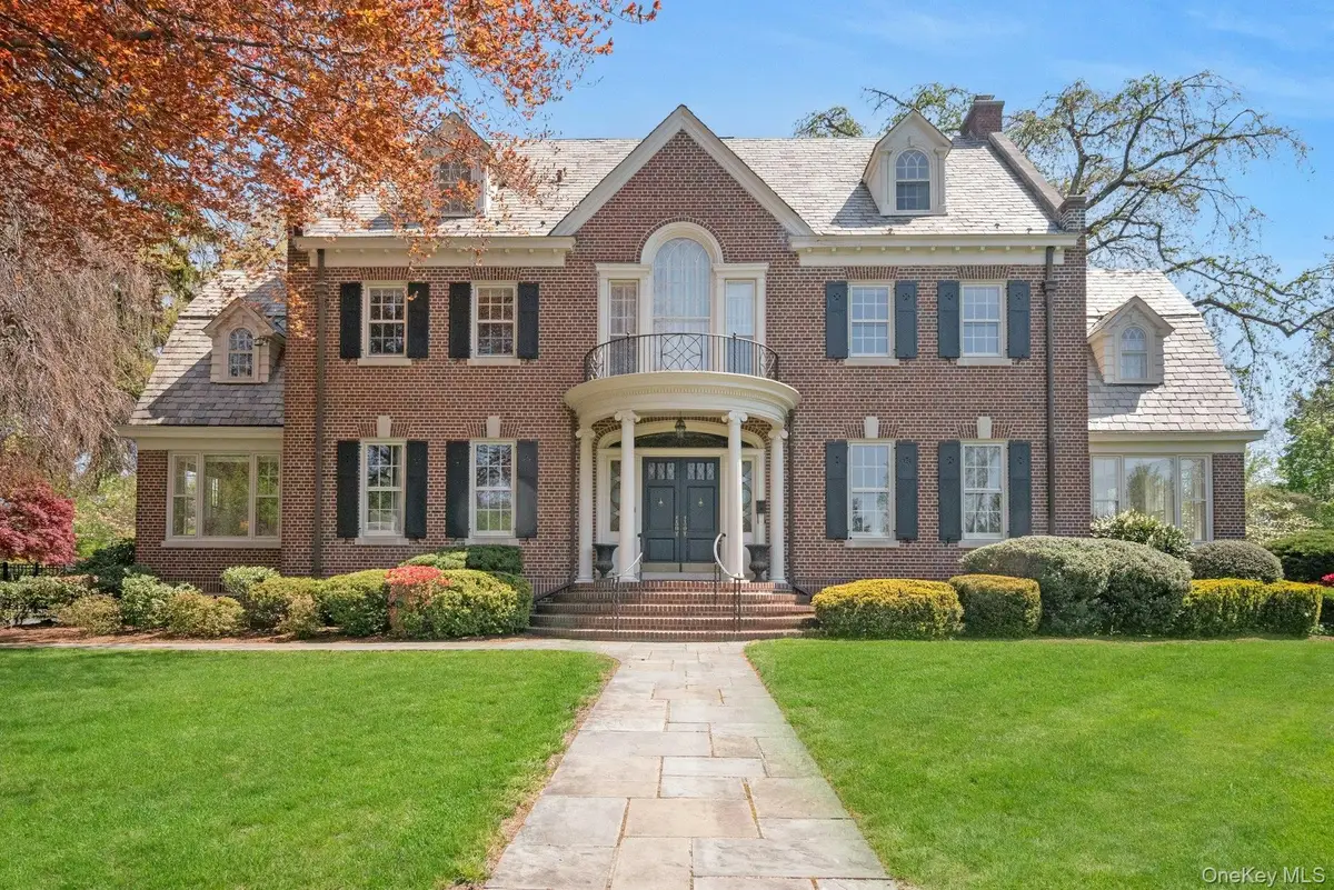 7 Forest Circle, New Rochelle, NY 10804 - #1