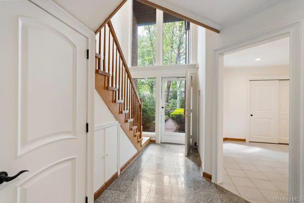 41 E View Court, Jericho, NY 11753 - #1