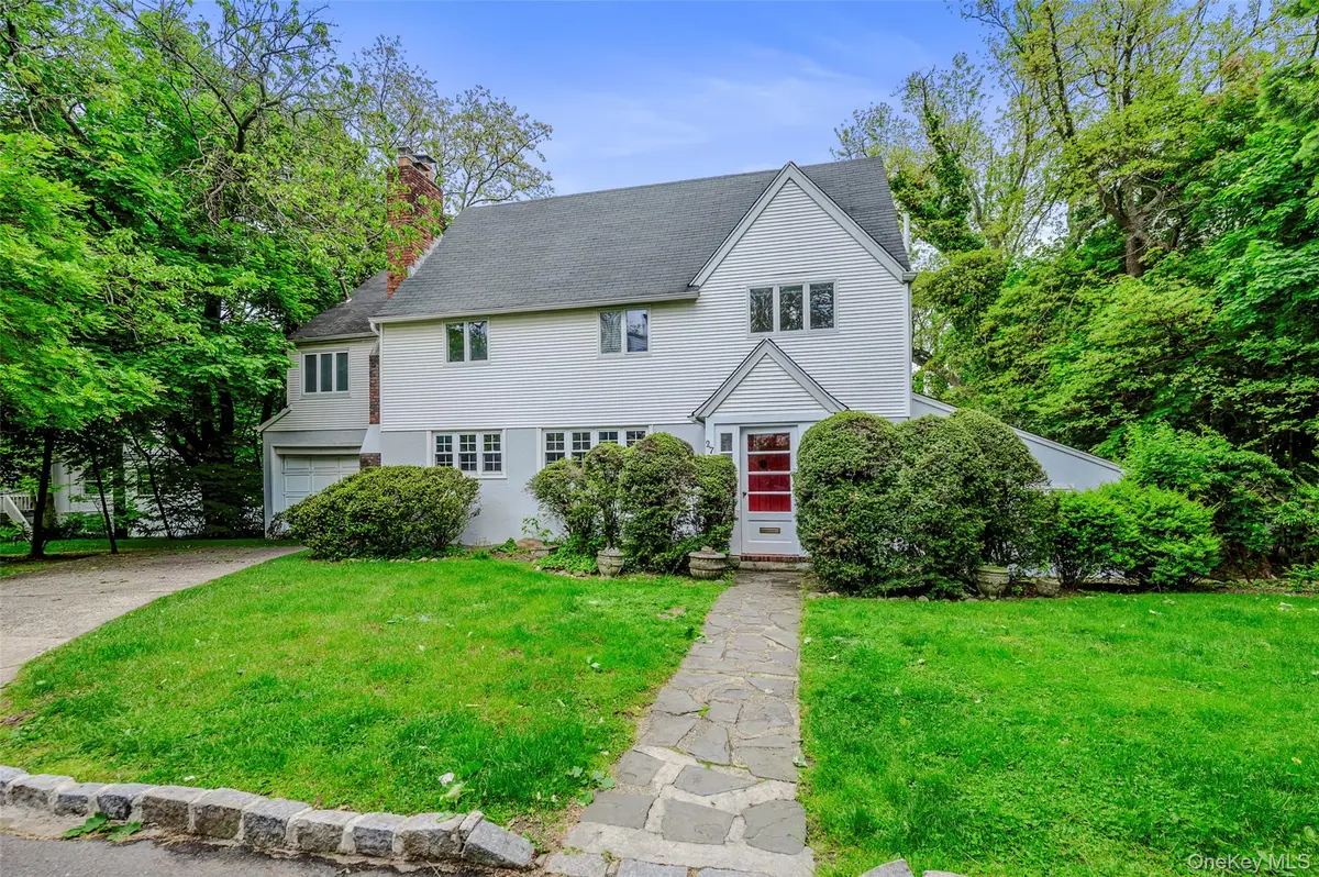 27 Ridge Drive E, Great Neck, NY 11021 - #1