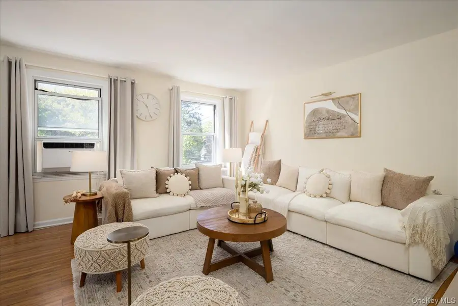 4 Edwards #2F, Roslyn Heights, NY 11577 - #3