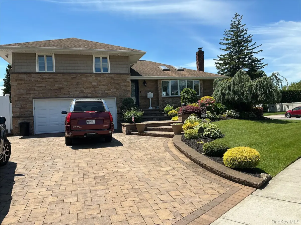 909 Berkshire Drive, Westbury, NY 11590 - #1