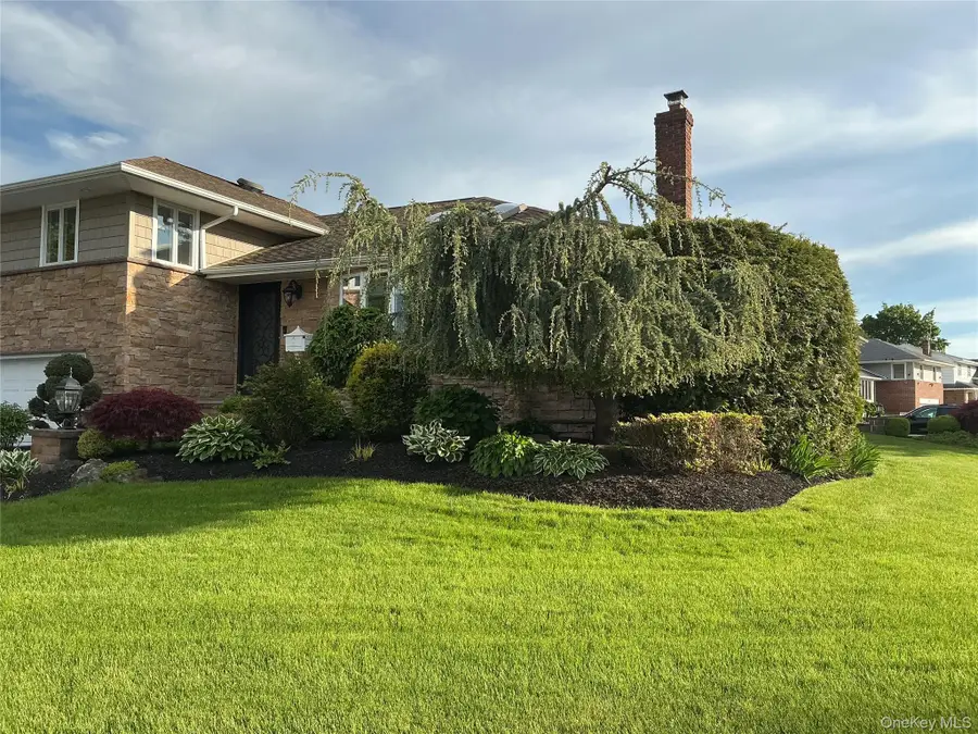 909 Berkshire Drive, Westbury, NY 11590 - #3