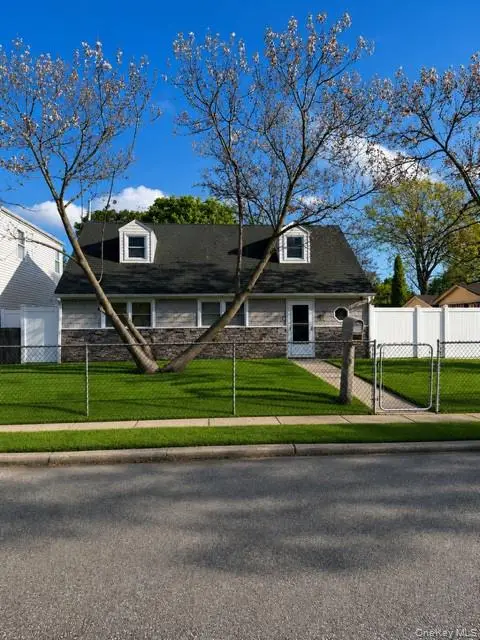 700 Sharon Road, Copiague, NY 11726 - #1