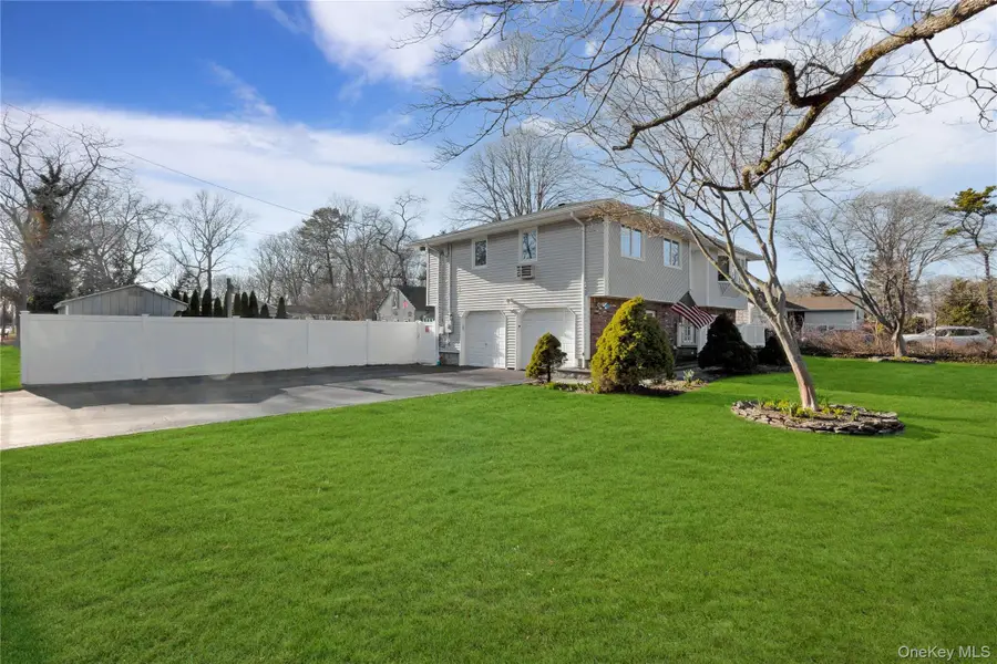 1264 Locust Avenue, Bohemia, NY 11716 - #3