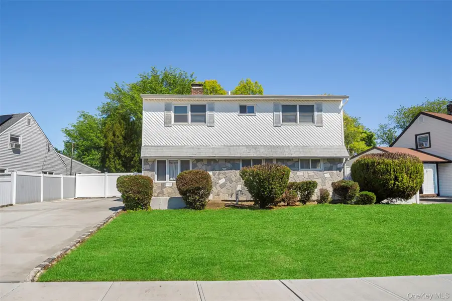 13 Squirrel Lane, Levittown, NY 11756 - #2