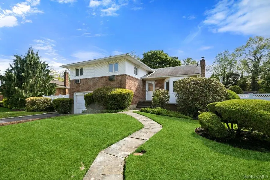 8 Pasadena Drive, Plainview, NY 11803 - #2