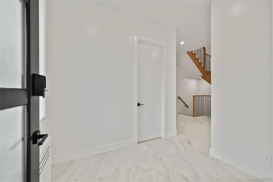 11 Lincoln Street #201, Spring Valley, NY 10977 - #3
