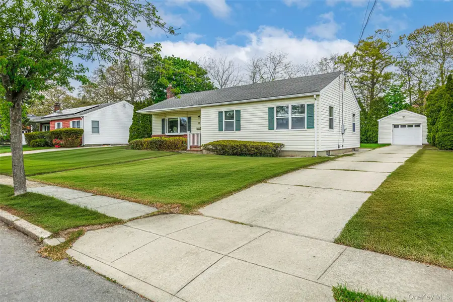 14 George Court, Bellport, NY 11713 - #2