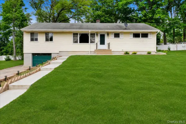 12 Elizabeth Lane, New Windsor, NY 12553