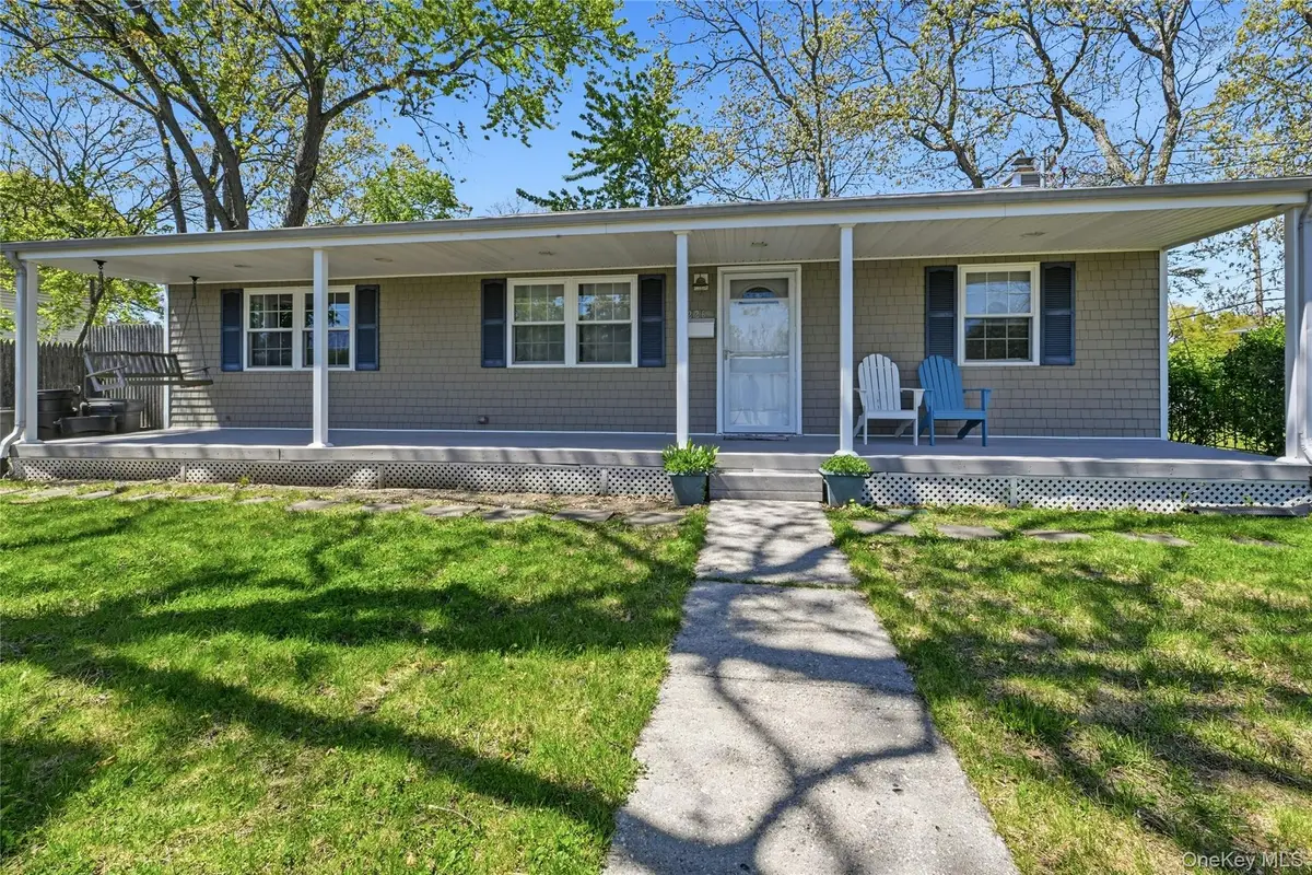 226 W 5th Street, Deer Park, NY 11729 - #1