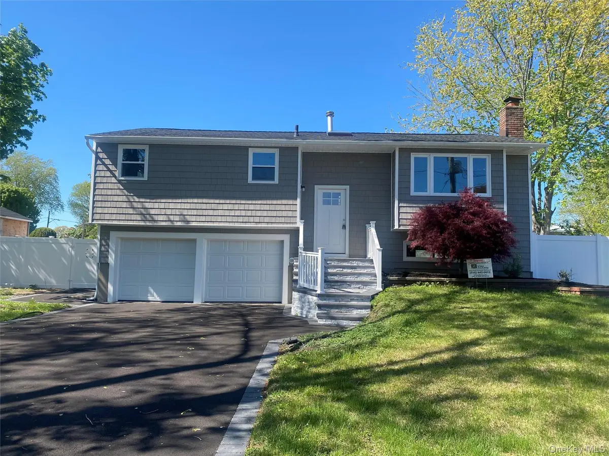 17 Berkeley Avenue, Selden, NY 11784 - #1