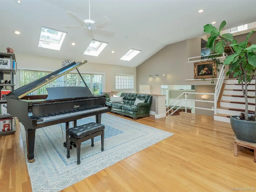 56 Soundview Drive, Port Washington, NY 11050 - #3