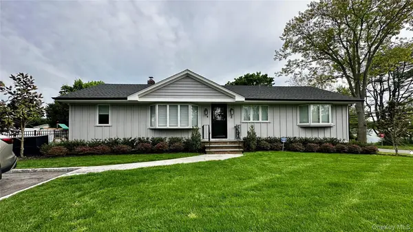 2 Sunderland Street, Melville, NY 11747
