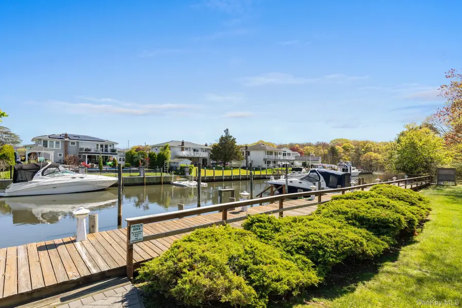 1 Fairwind Court, Oakdale, NY 11769 - #3