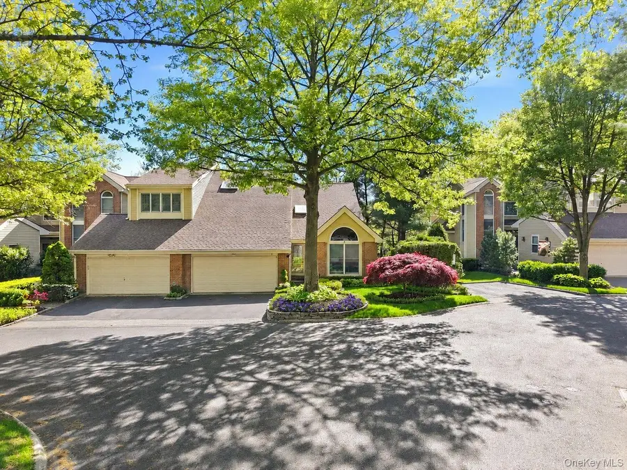 31 Willow Ridge Drive, Smithtown, NY 11787 - #2