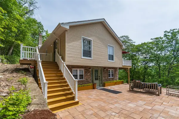 71 Deer Trail N, Greenwood Lake, NY 10925
