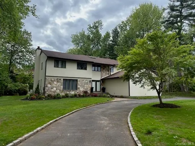 8 Bolton Drive, Manhasset, NY 11030 - #1