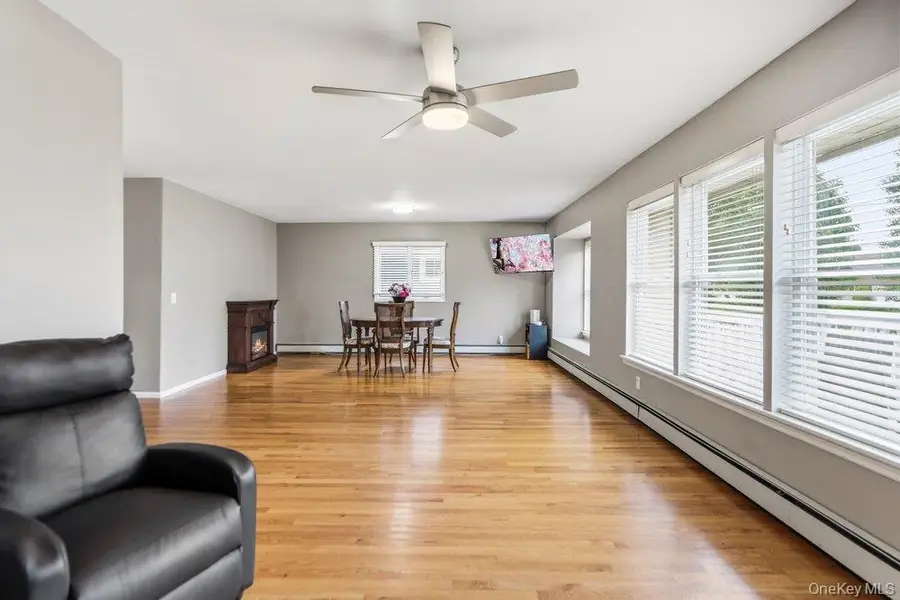 14 Kenneth Lane, North Babylon, NY 11703 - #2