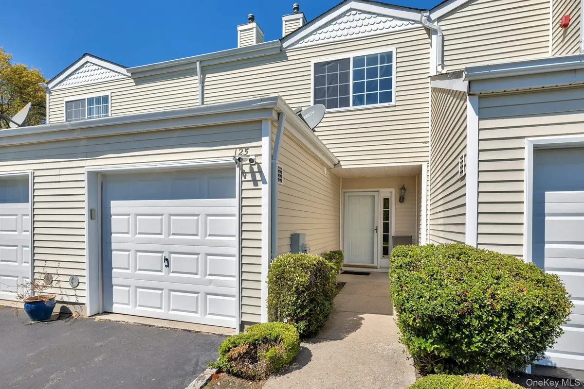 125 Farm House Court, Manorville, NY 11949 - #1