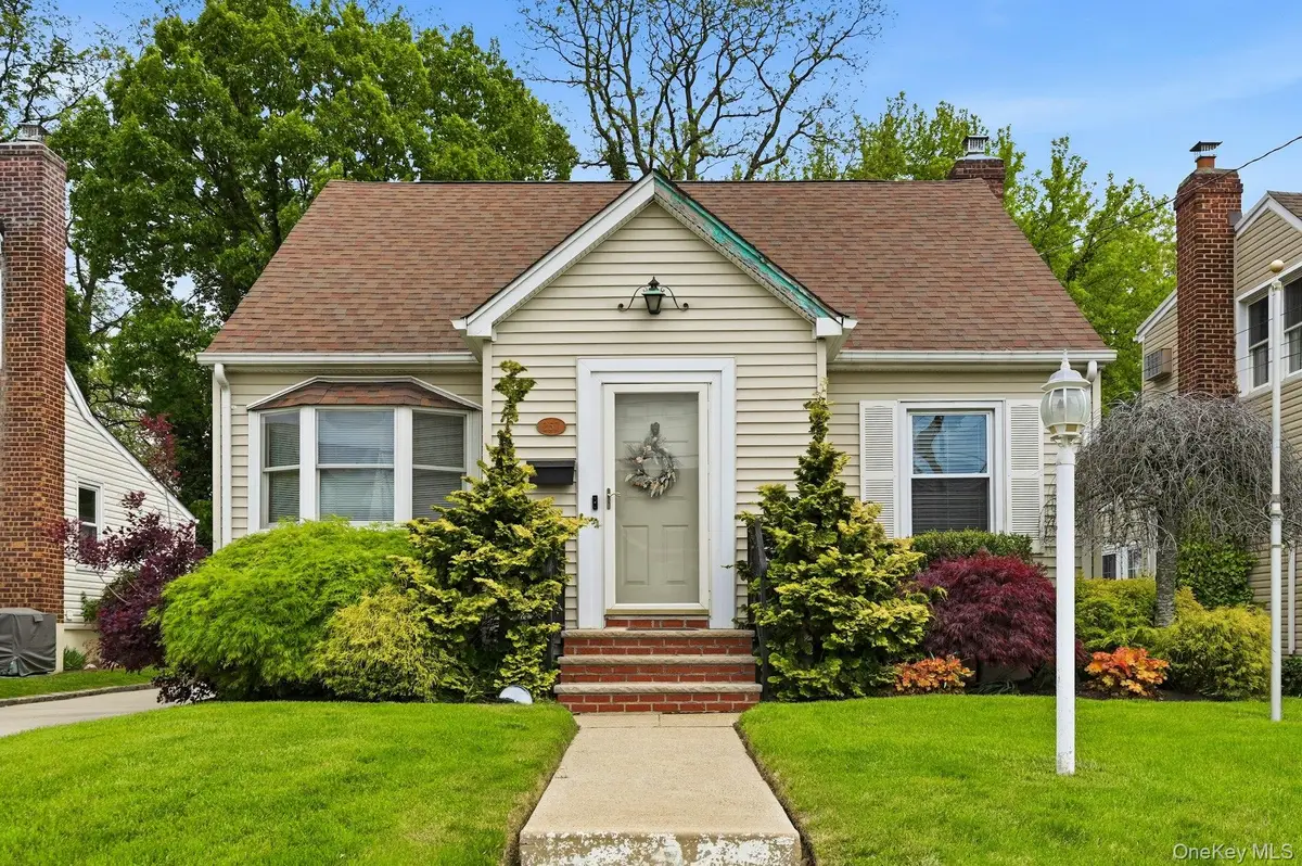 257 Jefferson Street, Franklin Square, NY 11010 - #1