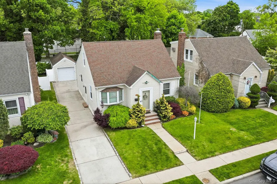 257 Jefferson Street, Franklin Square, NY 11010 - #3