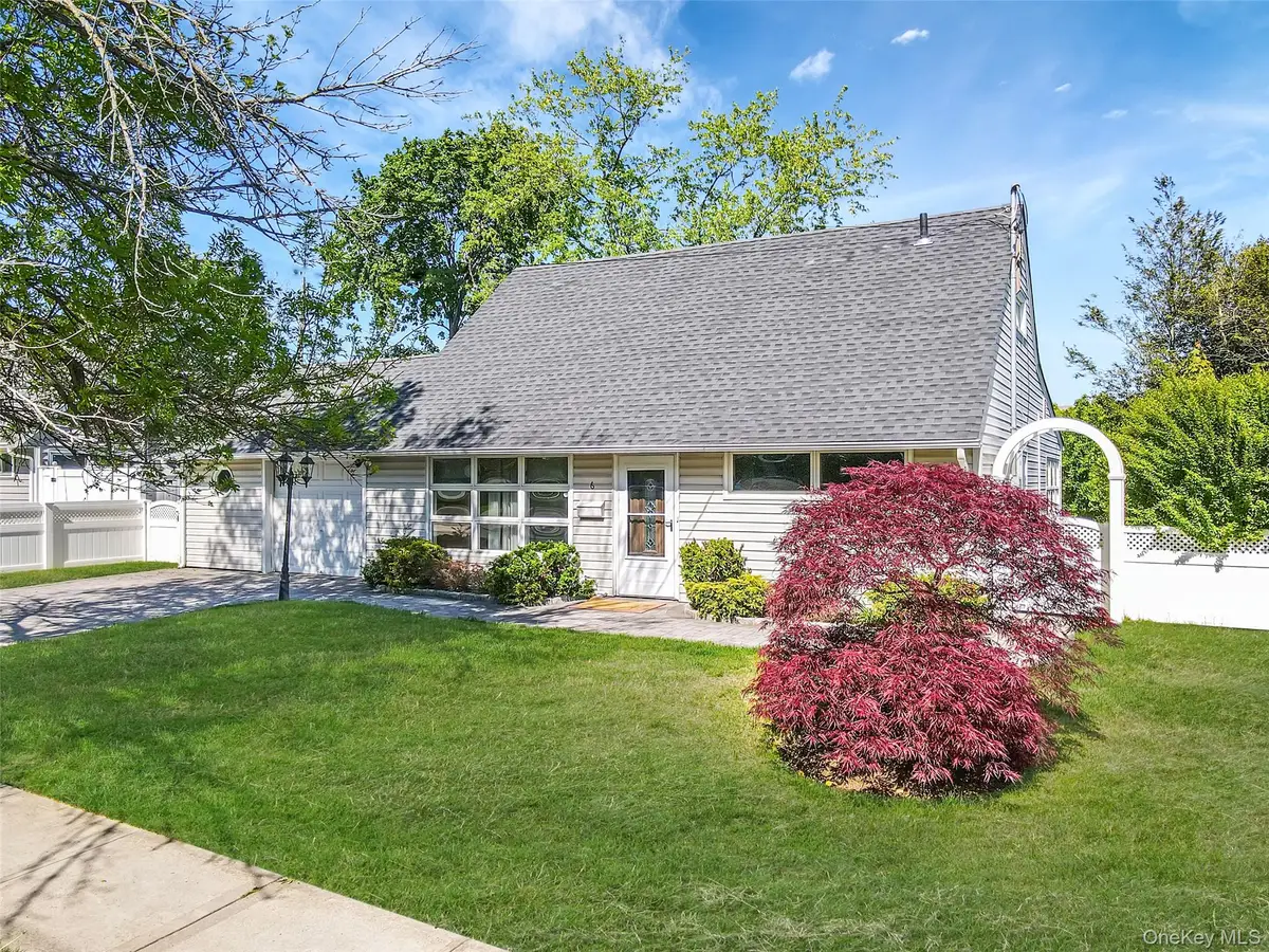 6 Arizona Avenue, Syosset, NY 11791 - #1