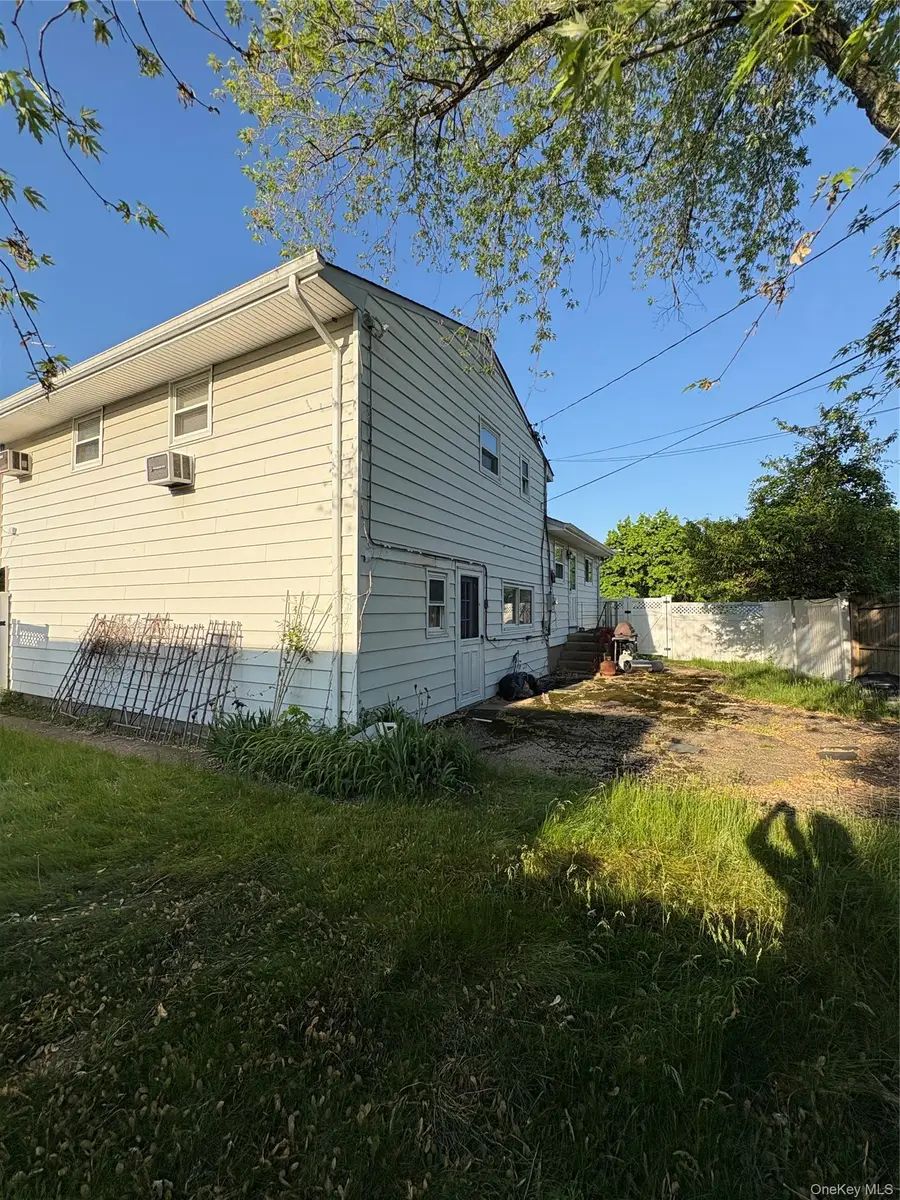 5 Skellington Road, Plainview, NY 11803 - #2